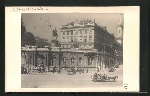 AK Wien, Albrechtsplatz mit Palais