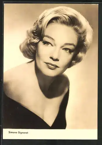 AK Schauspielerin Simone Signoret u.a. im Film Die Hexen von Salem