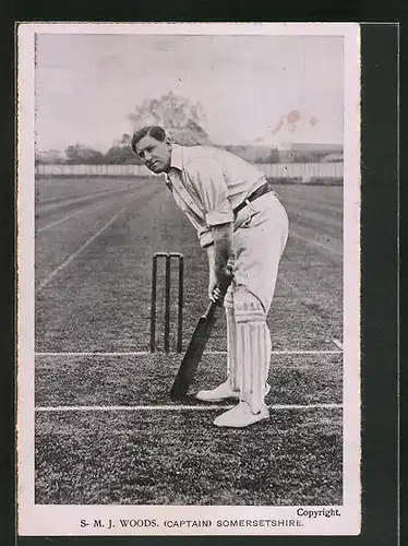 AK Cricket Spieler S. M. J. Woods (Captain) auf dem Spielfeld
