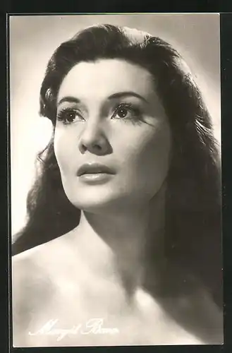 AK Schauspielerin Margit Bara mit langen Haaren