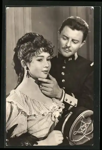 AK Schauspieler Gérard Philipe als Leutnant Armand in dem Film Das grosse Manöver