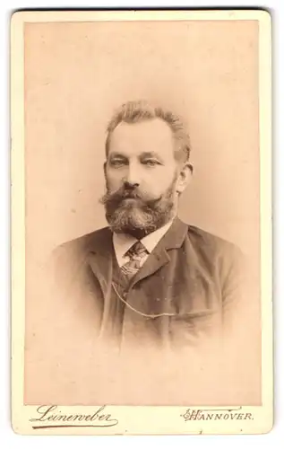 Fotografie G. W. Leineweber, Hannover, Georgstrasse 33, Portrait bürgerlicher Herr mit Vollbart