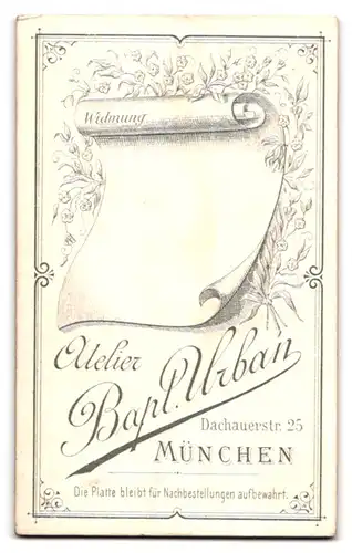 Fotografie Atelier Bapt. Urban, München, Dachauerstrasse 25, Portrait junger Mann im Anzug mit Seitenscheitel