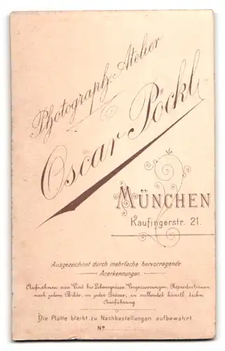 Fotografie Oscar Pöckl, München, Haufingerstrasse 21, Portrait junge Dame im Biedermeierkleid mit Hochsteckfrisur