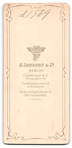 Fotografie A. Jandorf & Co., Berlin, Spittelmarkt 16 /17, Portrait Mädchen im Biedermeierkleid mit Halskette