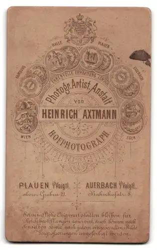Fotografie H. Axtmann, Plauen i. V., Oberer Graben 19, gut gekleidete Frau mit nach hinten gebundenen Haaren