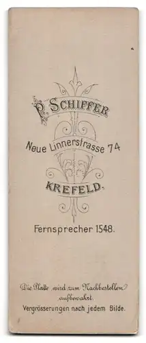 Fotografie P. Schiffer, Krefeld, Neue Linnerstrasse 74, Mädchen im Mantel mit Hut