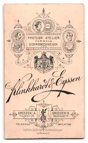 Fotografie Klinkhardt & Eyssen, Dresden, Pragerstr. 26, eleganter Herr im modischen Anzug