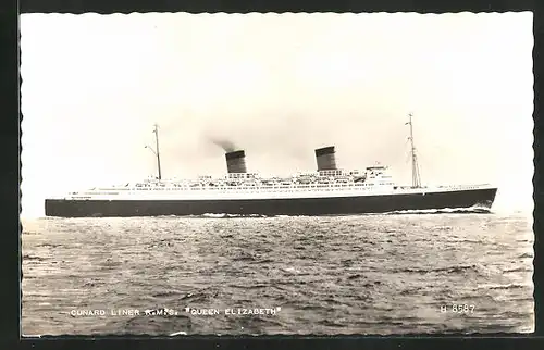 AK Passagierschiff R. M. S. Queen Elizabeth auf hoher See
