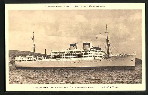 AK Passagierschiff M. V. Llangibby Castle vor der Küste