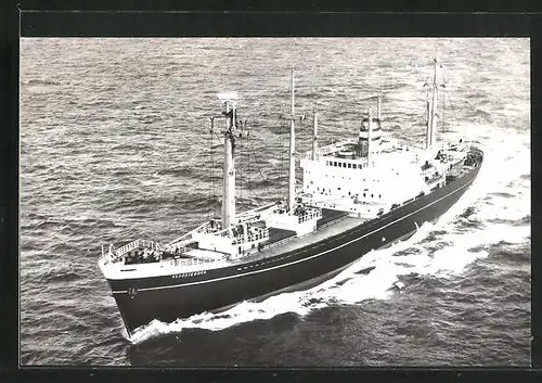 Foto-AK Handelsschiff m. v. Kloosterdyk der Holland-America-Line auf dem offenen Meer