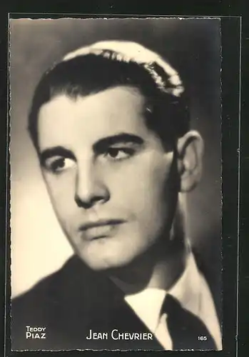 AK Schauspieler Jean Chevrier im Anzug mit Krawatte