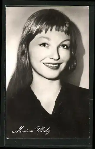 AK Schauspielerin Marine Vlady mit Ponyfrisur