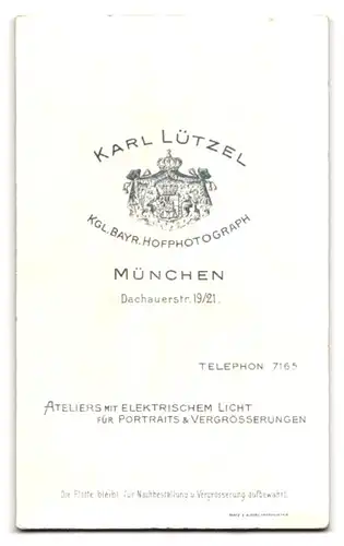 Fotografie Karl Lützel, München, Dachauerstr. 19-21, Portrait Dame im modischen Kleid