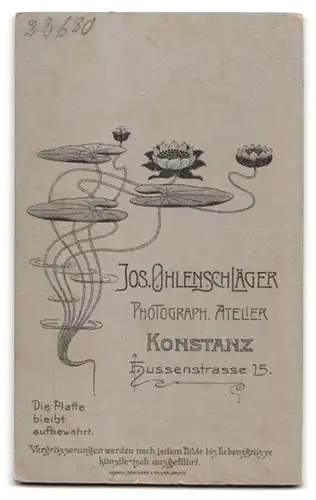 Fotografie Jos. Ohlenschläger, Konstanz, Hussenstr. 15, gelangweilte Dame im Profil