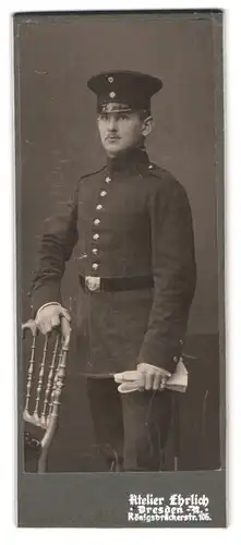 Fotografie Atelier Ehrlich, Dresden, Königsbrückerstr. 105, Soldat in Uniform mit Schirmmütze