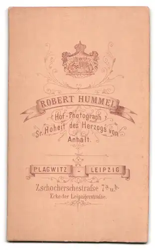 Fotografie Robert Hummel, Leipzig-Plagwitz, Zschocherschestrasse 7 a u. b, Portrait modisch gekleidetes Mädchen