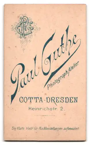 Fotografie Paul Guthe, Cotta-Dresden, Heinrichstr. 2, Portrait junger Mann im Anzug mit weisser Fliege