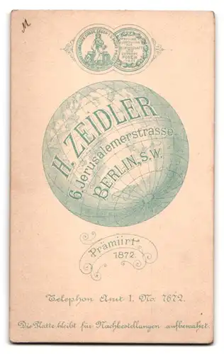 Fotografie H. Zeidler, Berlin, Jerusalemer-Str. 6, Portrait Herr im Anzug mit gestreifter Krawatte