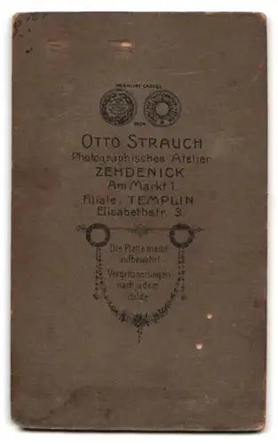 Fotografie Otto Strauch, Zehdenick, Templin, Am Markt 1, Mutter mit Baby auf dem Schoss