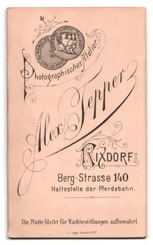 Fotografie Alex Tepper, Rixdorf, Bergstrasse 140, bürgerlicher Herr im Anzug