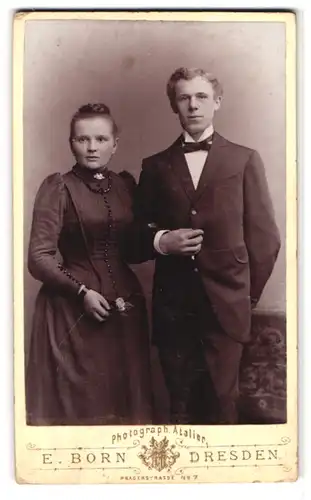 Fotografie E. Born, Dresden, Pragerstrasse 7, bürgerliches Paar im Portrait