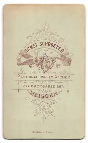 Fotografie E. Schroeder, Meissen, Obergasse 597, bürgerliche Frau im schlichten Kleid