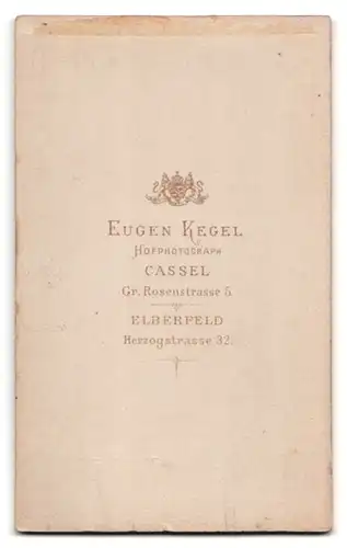 Fotografie Eugen Kegel, Cassel, Gr. Rosenstrasse 5, Mutter mit ihren beiden Kindern