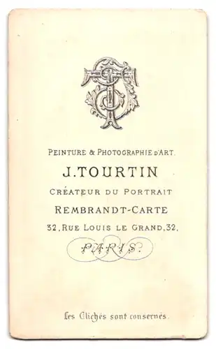 Fotografie J. Tourtin, Paris, 32, Rue Louis le Grand, 32, Portrait modisch gekleideter Herr mit Backenbart