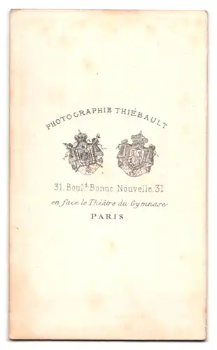Fotografie E. Thiebault, Paris, 31, Boulevard Bonne Nouvelle, 31, Portrait bürgerliche Dame mit Kragenbrosche