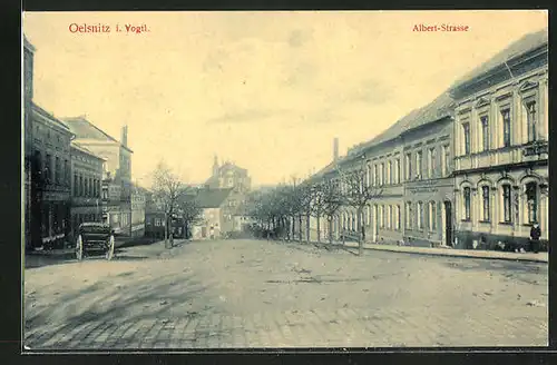 AK Oelsnitz i. Vogtl., Albert-Strasse mit Geschäften