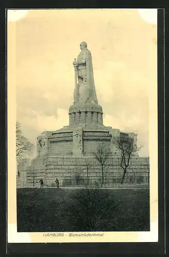 AK Hamburg-St. Pauli, Bismarckdenkmal und Besucher