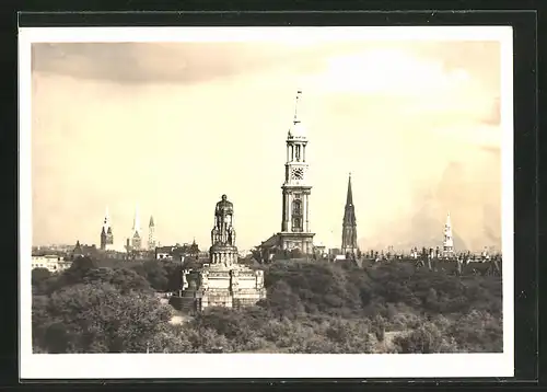 AK Hamburg-St. Pauli, Bismarck-Denkmal und Türme der Stadt