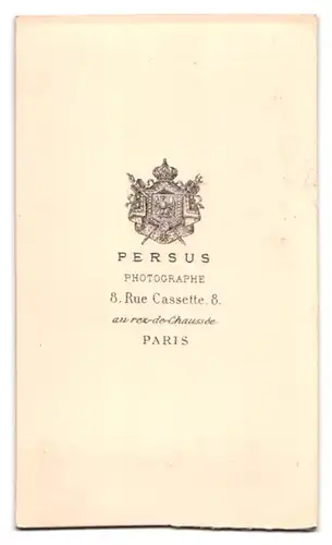 Fotografie Persus, Paris, 8 Rue Cassette, älterer Herr im Anzug