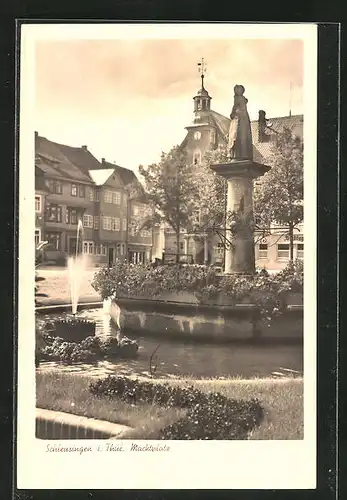 AK Schleusingen /Thür., Marktplatz mit Brunnen