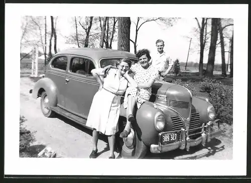 Fotografie Auto US-Car, Limousine mit Kennzeichen Illinois 1947