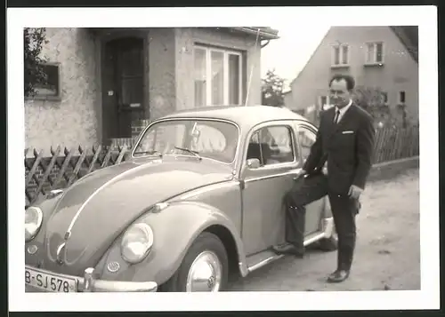 Fotografie Auto VW Käfer, Volkswagen PKW mit Kennzeichen Berlin in Gifhorn 1966