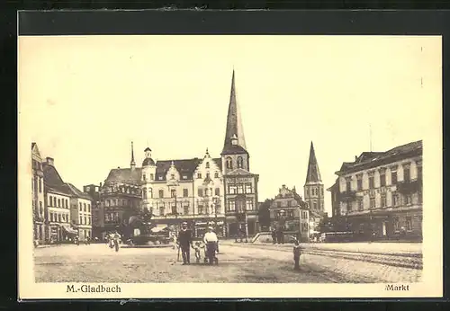 AK M. Gladbach, Passanten auf dem Markt
