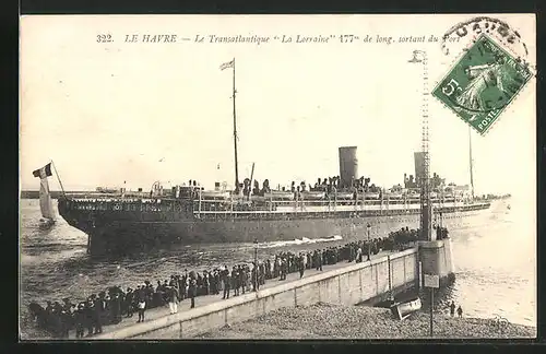 AK Le Havre, le Transatlantique La Lorraine sortant du Port