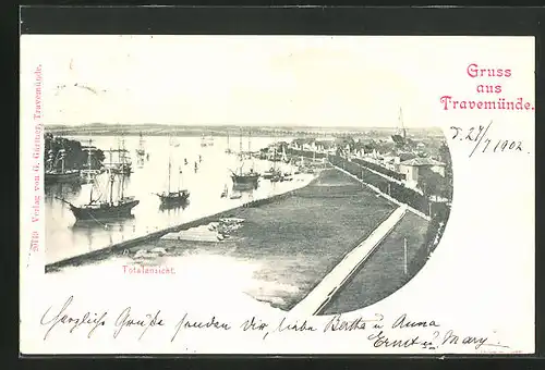 AK Travemünde a.d. Ostsee, Schiffe passieren die Stadt