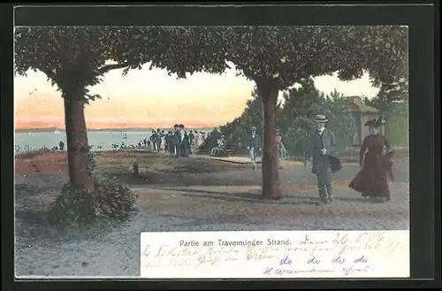 AK Travemünde a. d. Ostsee, Menschen spazieren zum Ostseestrand