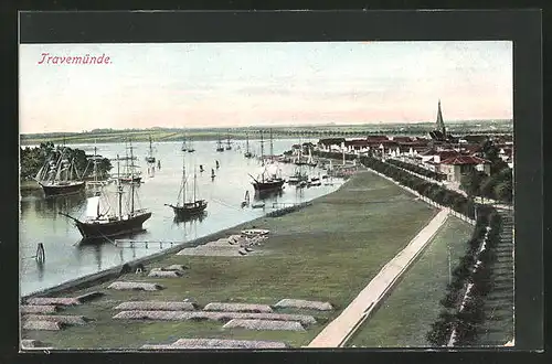 AK Travemünde a. d. Ostsee, Stadtansicht mit Schiffen im Hafen