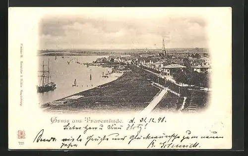 AK Travemünde a. d. Ostsee, Generalansicht der Stadt mit Schiffen auf dem meer