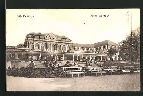 AK Bad Pyrmont, vor dem fürstlichen Kurhaus