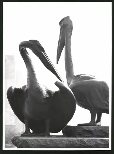 Fotografie Albin Müller, Hamburg-Altona, Schützenstrasse 61, Ansicht Hamburg-Altona, Pelikan-Plastik an der Hauptkirche