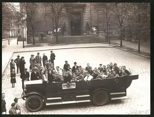 Fotografie Paul de Frenes, Wien, Ansicht Wien, Bus - Omnibus für Stadtrundfahrten