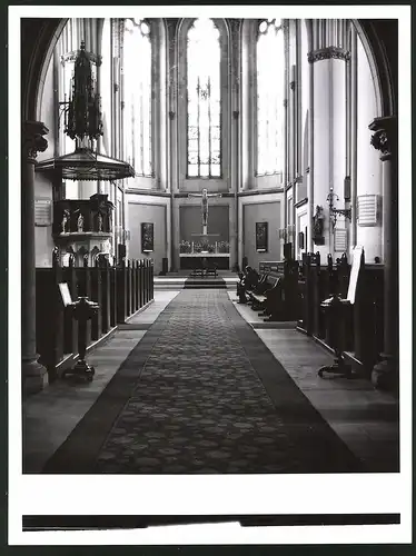 Fotografie Albin Müller, Hamburg-Altona, Schützenstrasse 61, Ansicht Hamburg, St. Petrikirche Innenansicht mit Altar