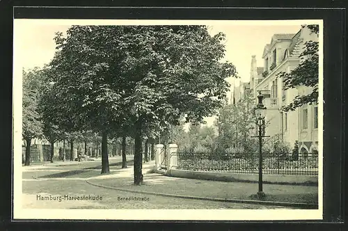 AK Hamburg-Harvestehude, Benediktstrasse mit Bäumen