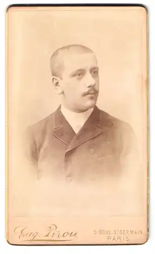 Fotografie Eug. Pirou, Paris, 5, Boulevard St. Germain, Portrait bürgerlicher Herr mit Oberlippenbart