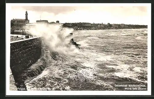 AK Warnemünde, Mole bei Sturm